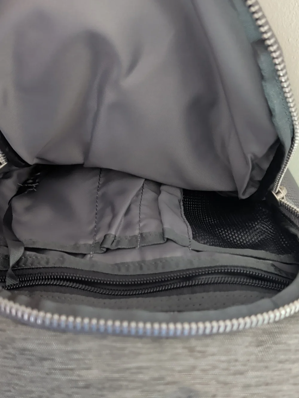 THE NORTH FACE WOMEN'S LUXE BACKPACK GRAY